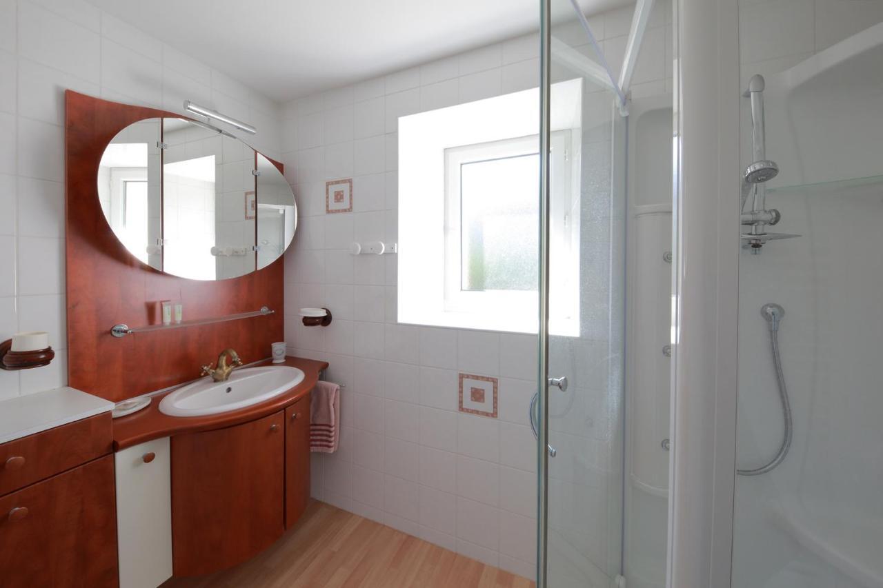 Gite La Loge Des Fees Latille ภายนอก รูปภาพ