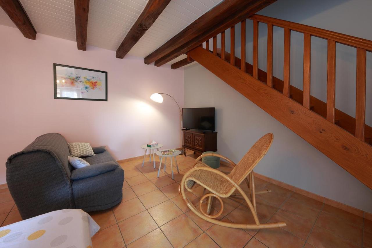 Gite La Loge Des Fees Latille ภายนอก รูปภาพ